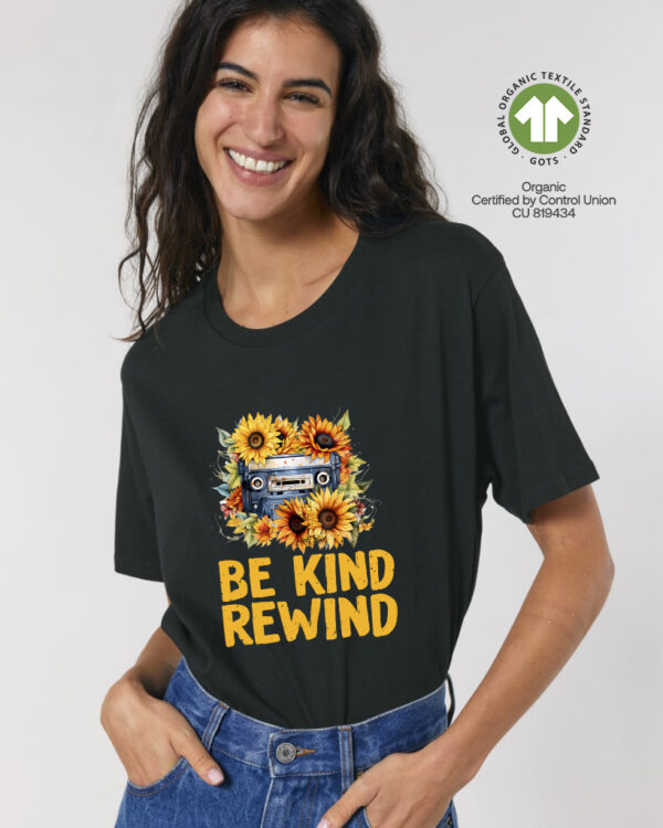 Ретро Унисекс тениска с надпис BE KIND REWIND - Image 4