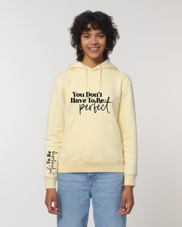 Суичър тип-кенгуру YOU DON'T HAVE TO BE PERFECT TO BE AMAZING
