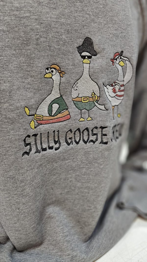 Ватирана блуза с бродерия SILLY GOOSE CREW - Image 3