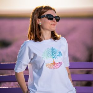 OVERSIZED тениска с МНОГОЦВЕТНА бродерия ДЪРВО