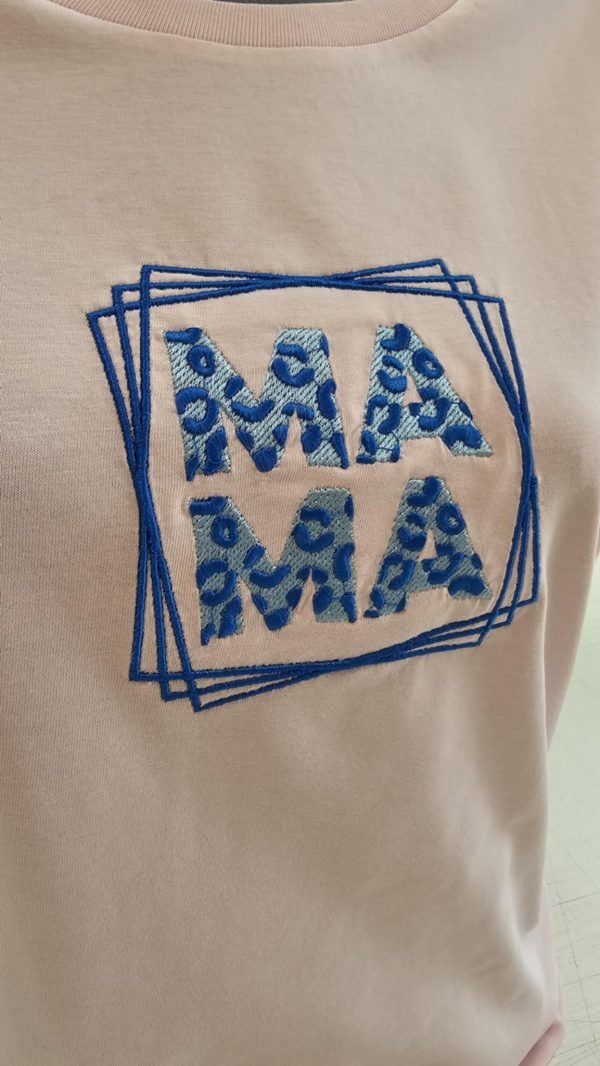 Дамска тениска с бродерия МАМА в рамка - Image 6
