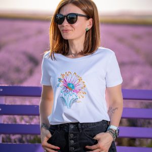 Дамска тениска с бродерия ЦВЕТЕ